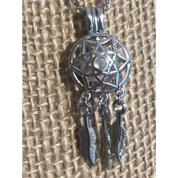 Vintage 18KTGP Twist Chain Necklace Dreamcatcher Pearl Cage Feathers 16" - Picture 2 of 5